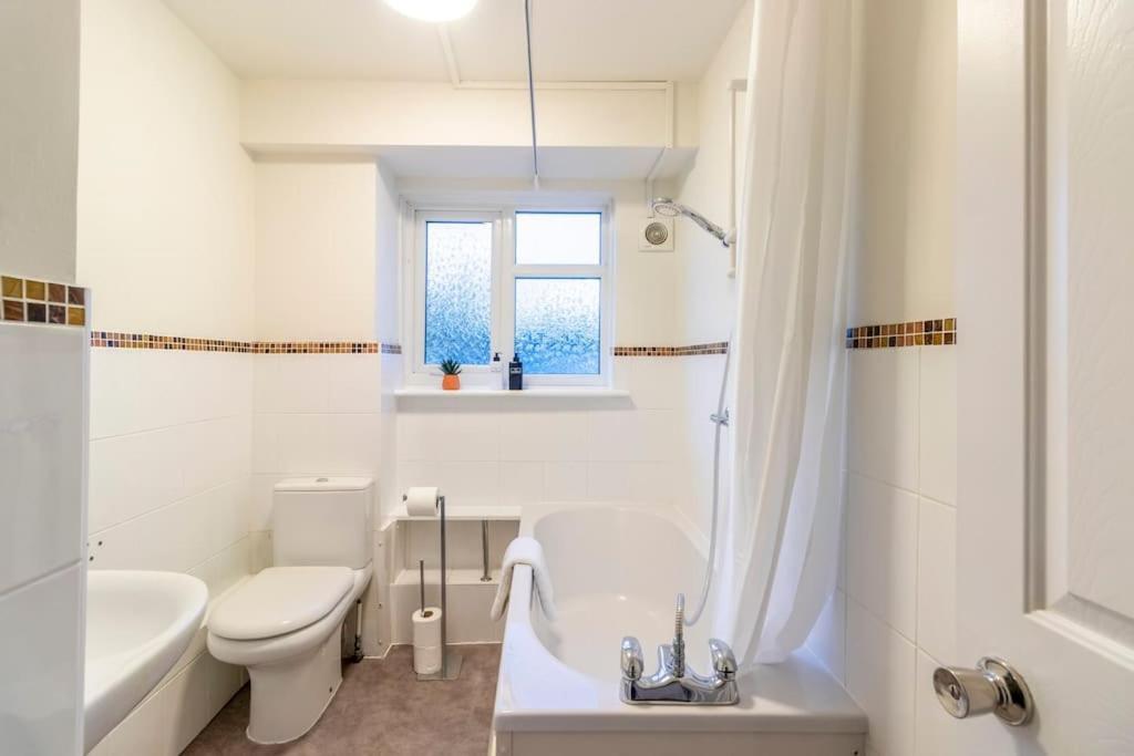 Beautiful Sea View 2 Bedroom Sleeps 6-Free Parking Борнмут Екстер'єр фото